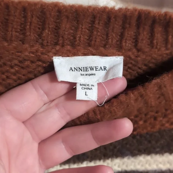 Cozy Patterned Women's Sweater in Brown, Pink, and Cream - Picture 3 of 8